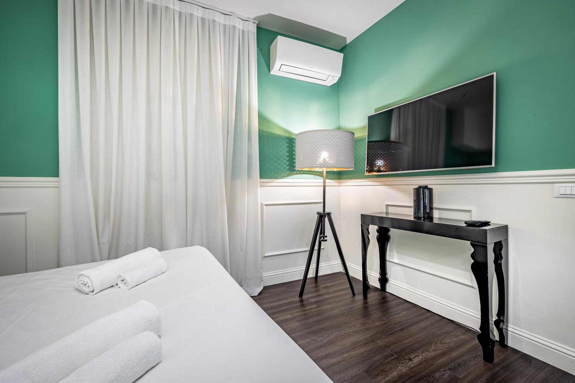 Hs4U The Romantic Luxury Apartment Прато Екстериор снимка